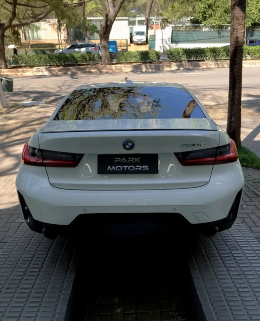 BMW 330E M SPORT - Imagem 6
