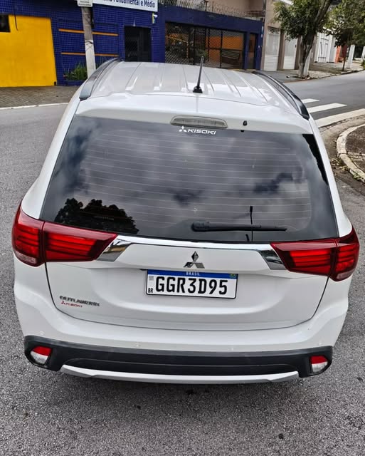 MITSUBISHI OUTLANDER - Imagem 12