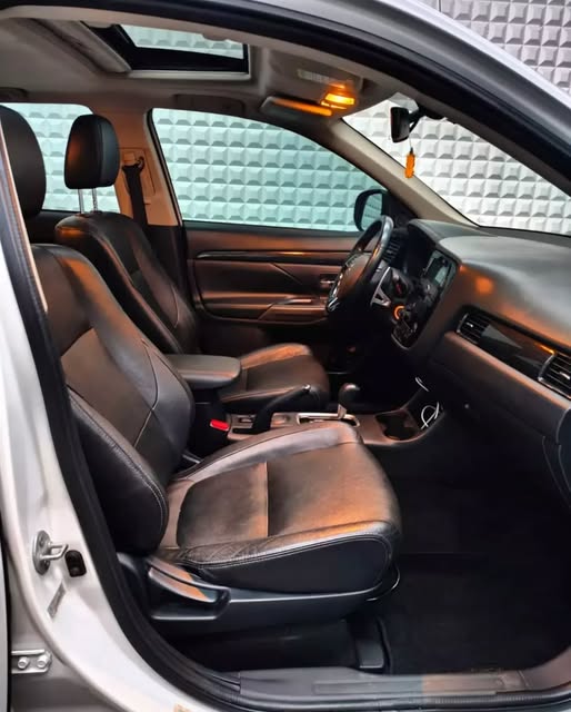 MITSUBISHI OUTLANDER - Imagem 4