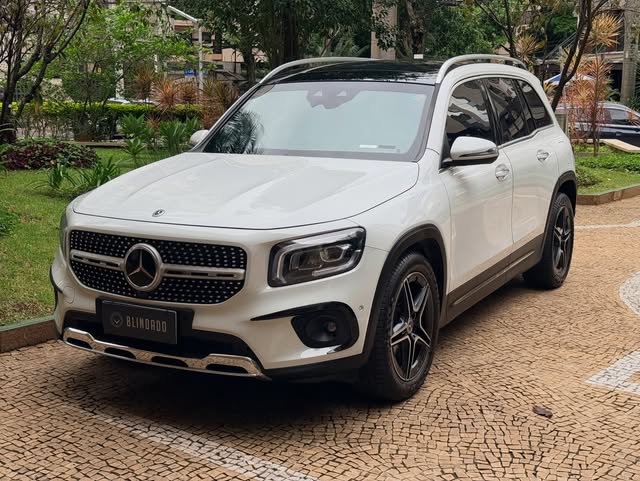 MERCEDES-BENZ GLB - Imagem 1