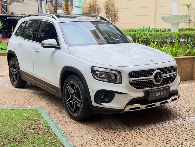 MERCEDES-BENZ GLB - Imagem 2