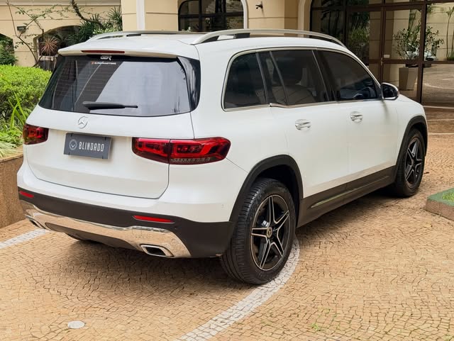 MERCEDES-BENZ GLB - Imagem 3