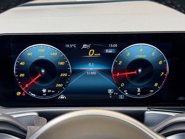 MERCEDES-BENZ GLB - Imagem 9