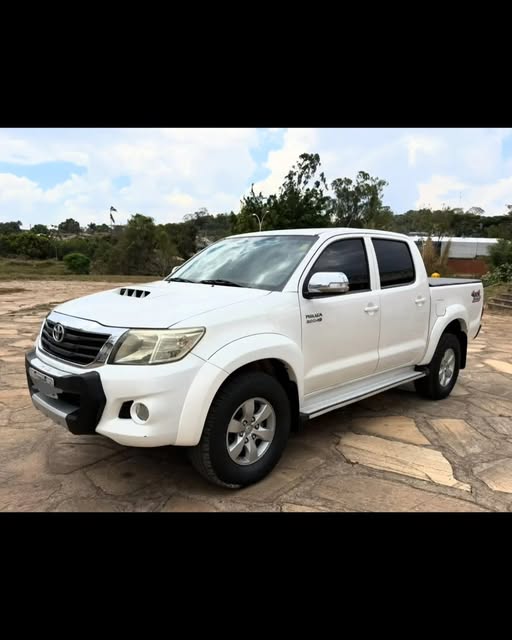 TOYOTA HILUX SRV - Imagem 1