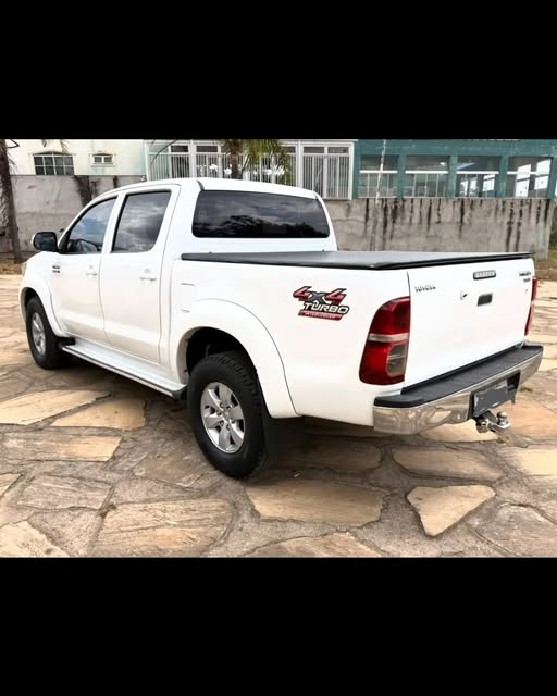 TOYOTA HILUX SRV - Imagem 2