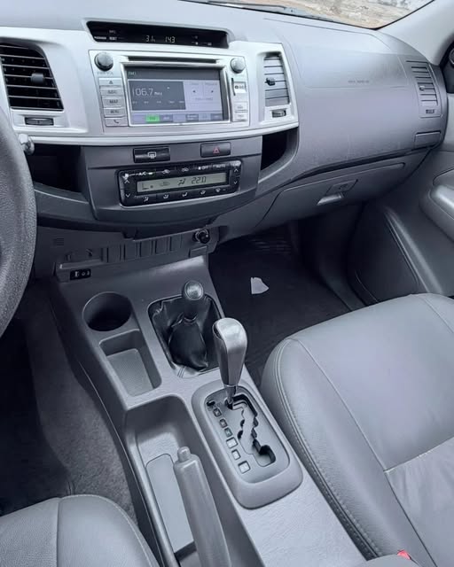 TOYOTA HILUX SRV - Imagem 6