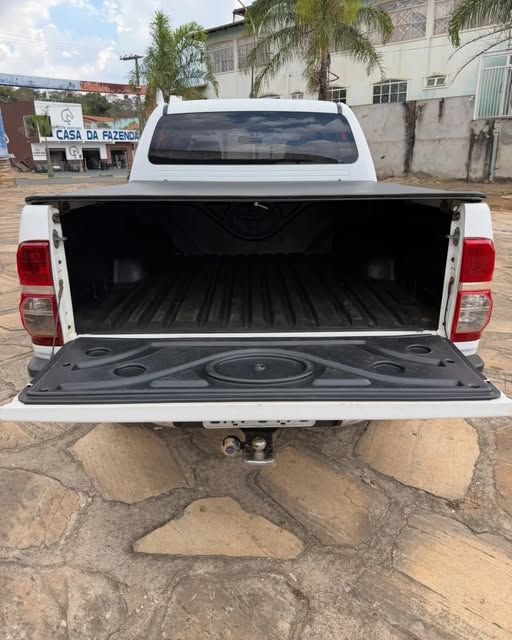 TOYOTA HILUX SRV - Imagem 8