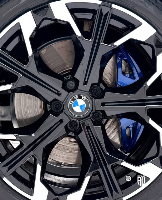 BMW 330E M SPORT - Imagem 6