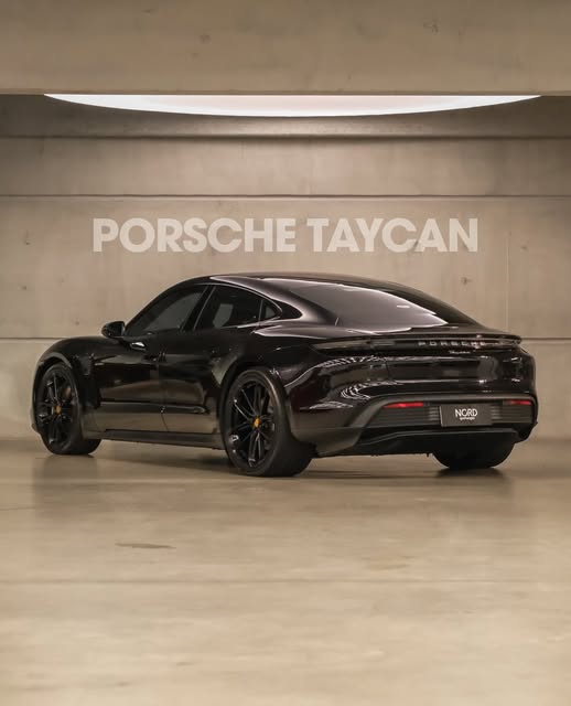 PORSCHE TAYCAN - Imagem 1