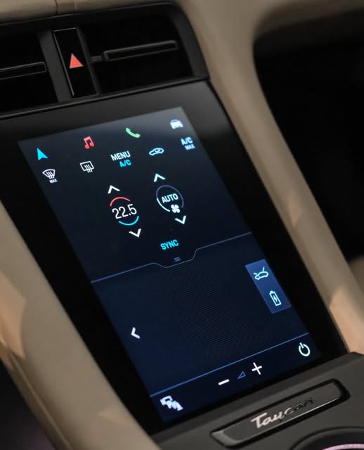 PORSCHE TAYCAN - Imagem 6