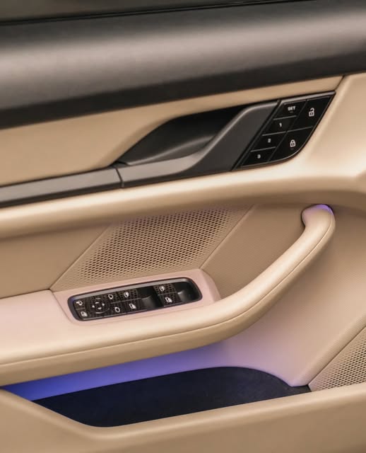 PORSCHE TAYCAN - Imagem 7