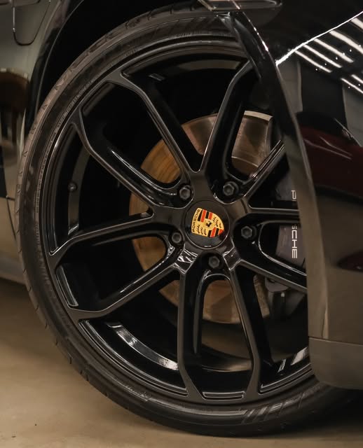 PORSCHE TAYCAN - Imagem 8