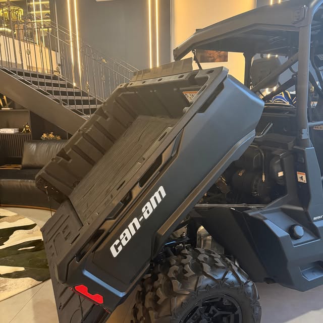 CAN-AM DEFENDER - Imagem 3