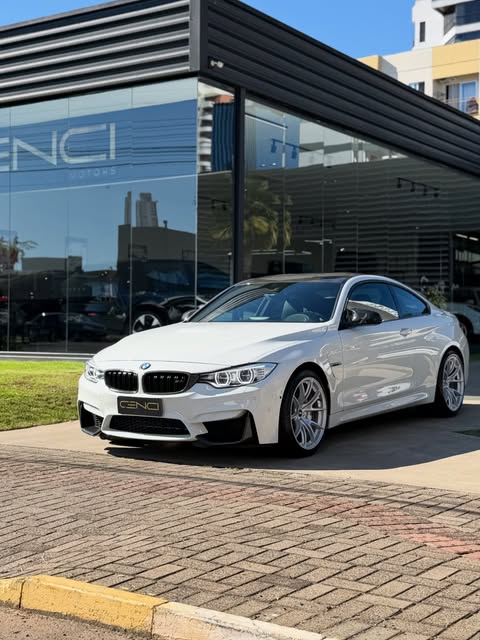 BMW M4 - Imagem 1