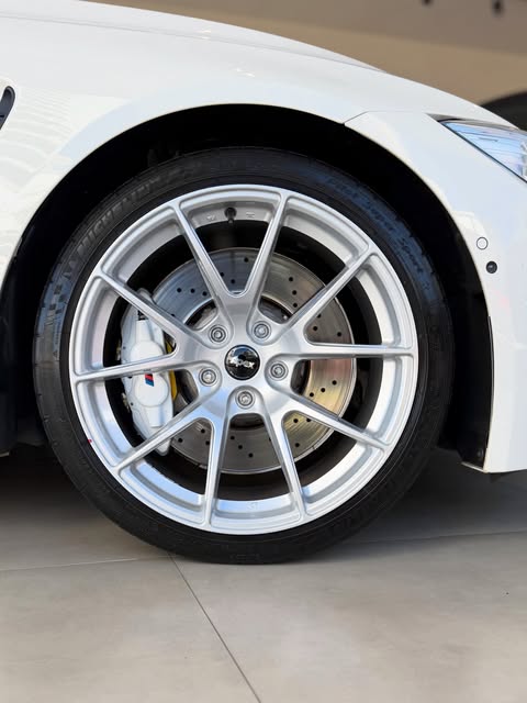 BMW M4 - Imagem 12
