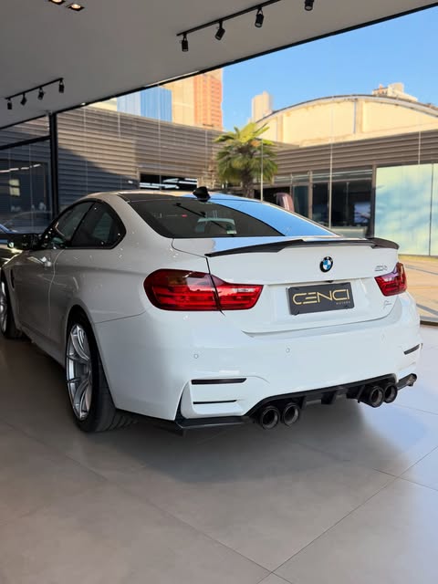 BMW M4 - Imagem 4