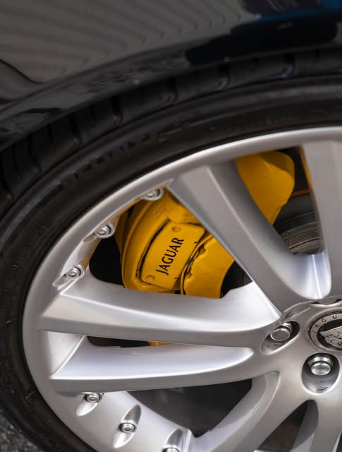 JAGUAR XKR R - Imagem 8