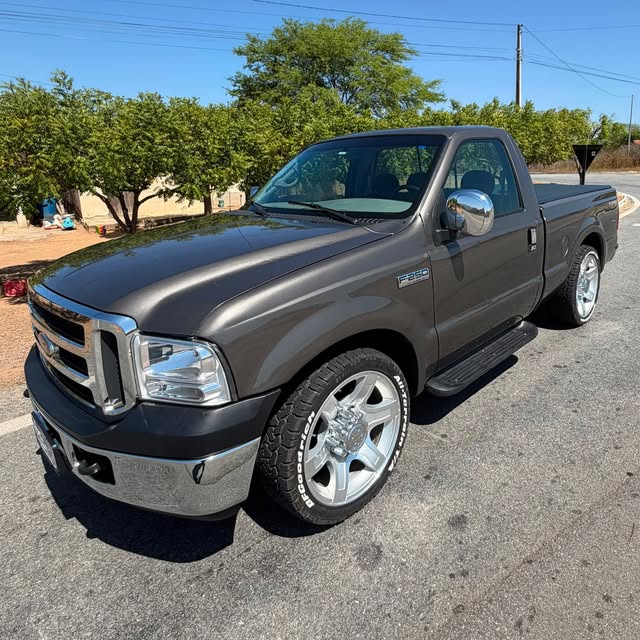 FORD F-250 XLT-L - Imagem 2