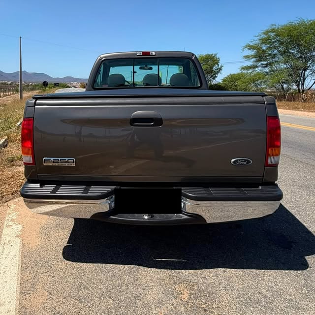 FORD F-250 XLT-L - Imagem 8