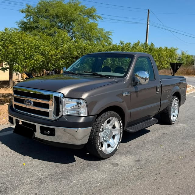 FORD F-250 XLT-L - Imagem 10