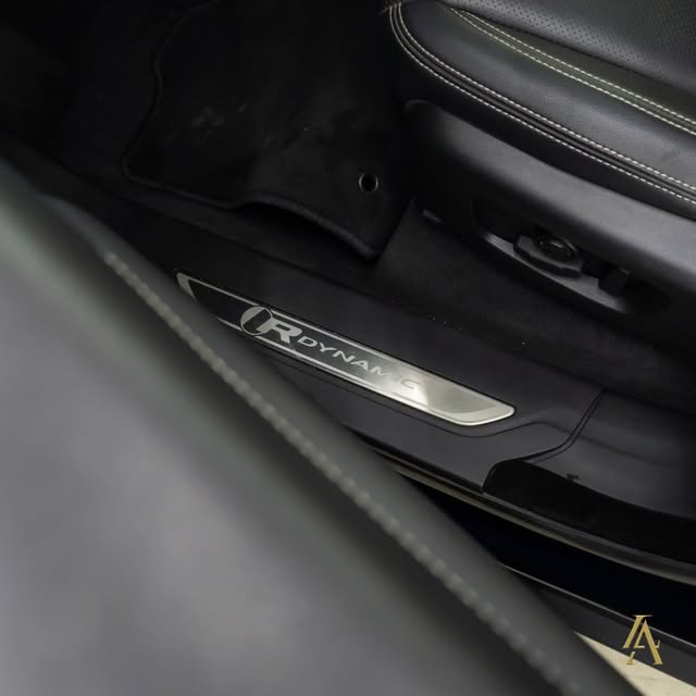 LAND ROVER VELAR P400E S R-DYNAMIC - Imagem 12