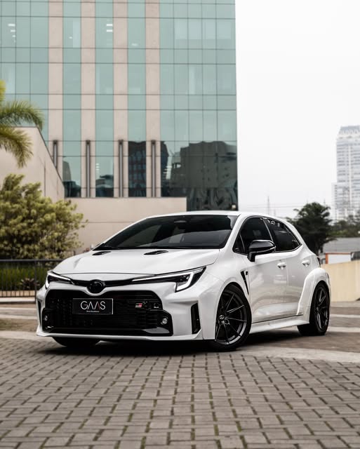 TOYOTA COROLLA GR - Imagem 1