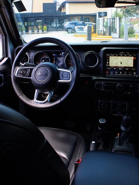 JEEP WRANGLER SAHARA - Imagem 5