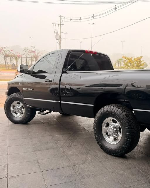 DODGE RAM 2500 SLT - Imagem 2