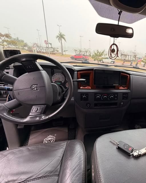 DODGE RAM 2500 SLT - Imagem 4