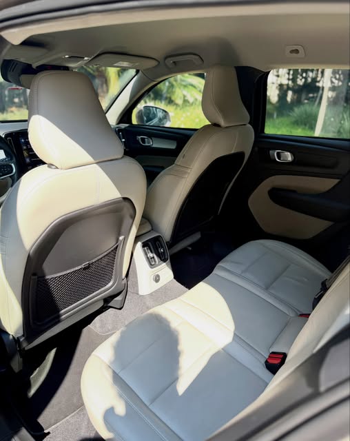 VOLVO XC40 T5 RECHARGE MOMENTUM - Imagem 6