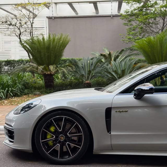 PORSCHE PANAMERA 4 2.9 TURBO V6 E-HYBRID PLATINUM EDITION - Imagem 5