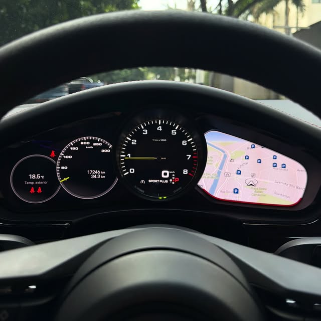 PORSCHE PANAMERA 4 2.9 TURBO V6 E-HYBRID PLATINUM EDITION - Imagem 8