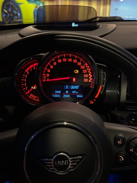 MINI COOPER JCW - Imagem 18