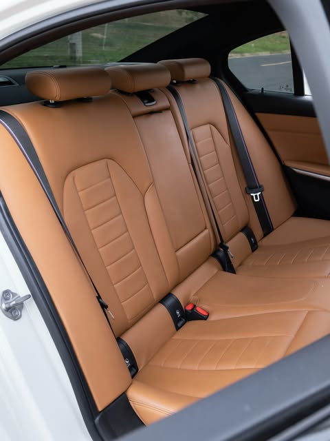 BMW 330I M SPORT - Imagem 12