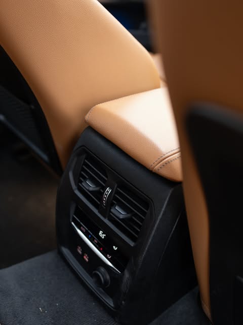 BMW 330I M SPORT - Imagem 15