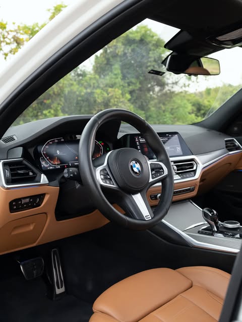BMW 330I M SPORT - Imagem 5