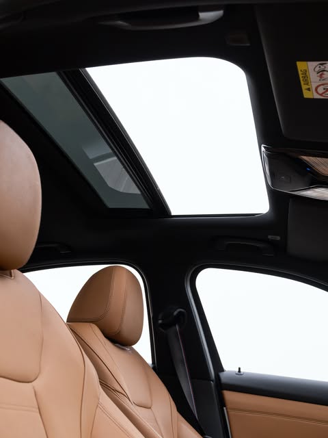 BMW 330I M SPORT - Imagem 6