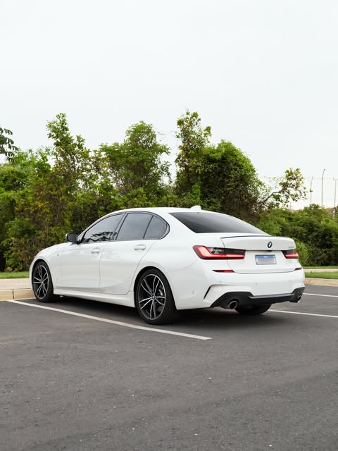 BMW 330I M SPORT - Imagem 7
