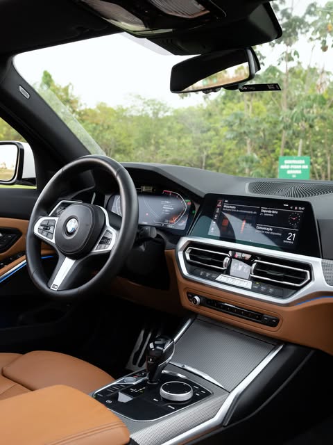 BMW 330I M SPORT - Imagem 10