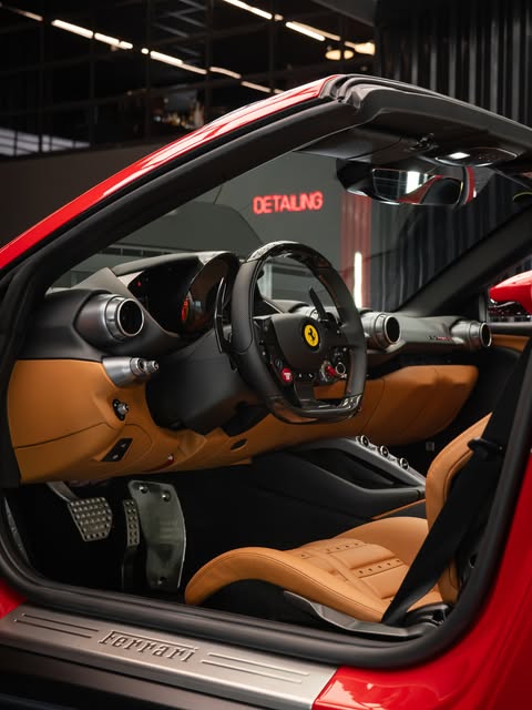 FERRARI 812 GTS - Imagem 2
