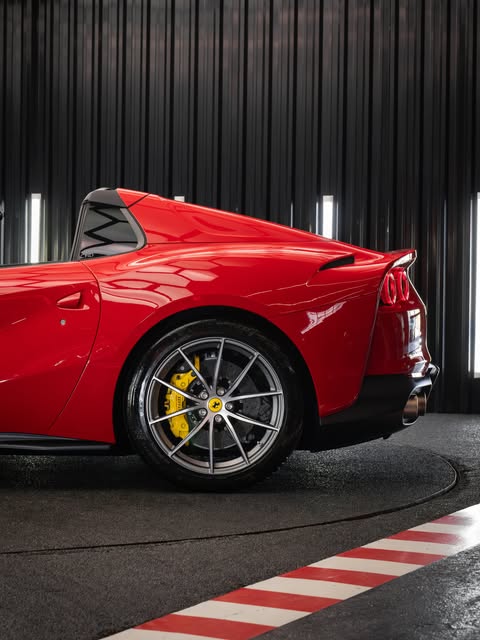 FERRARI 812 GTS - Imagem 13
