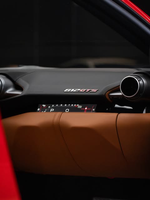 FERRARI 812 GTS - Imagem 16