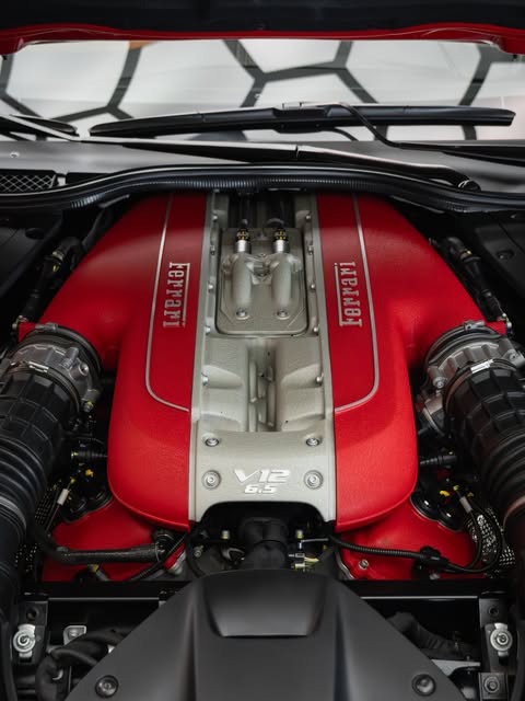FERRARI 812 GTS - Imagem 6