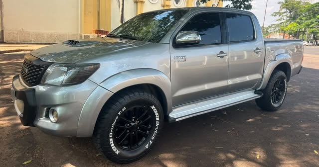 TOYOTA HILUX SRV - Imagem 1