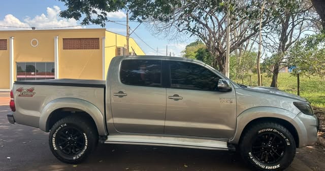 TOYOTA HILUX SRV - Imagem 3