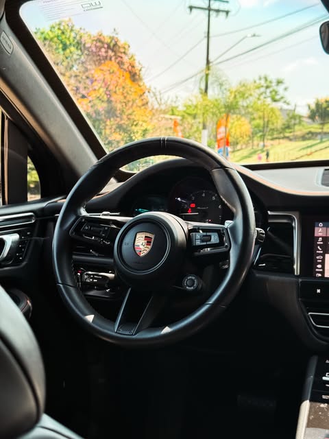 PORSCHE MACAN - Imagem 9
