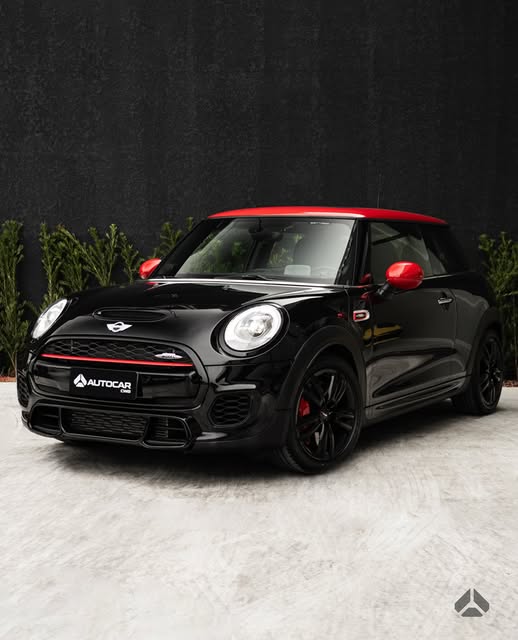 MINI COOPER JCW - Imagem 1