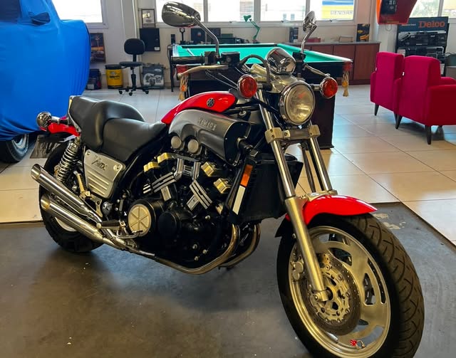 YAMAHA V-MAX - Imagem 4