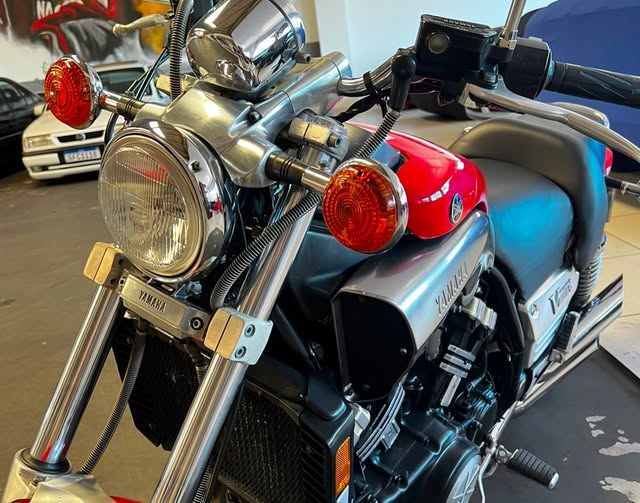 YAMAHA V-MAX - Imagem 5