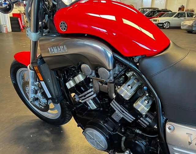 YAMAHA V-MAX - Imagem 7